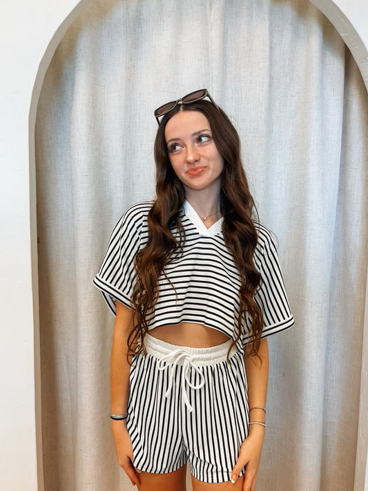 Cropped stripes set