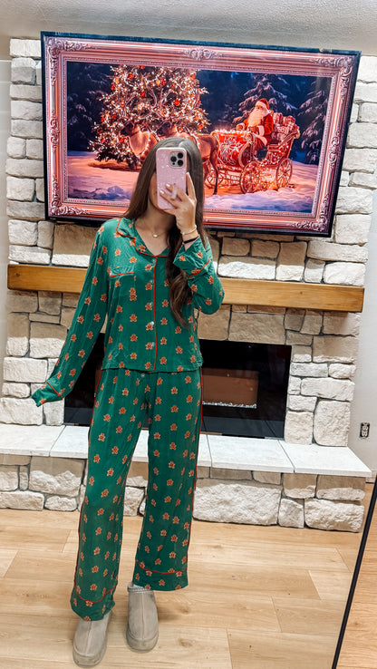WHOLESALE woman’s Christmas pajamas (ships by November 25th)
