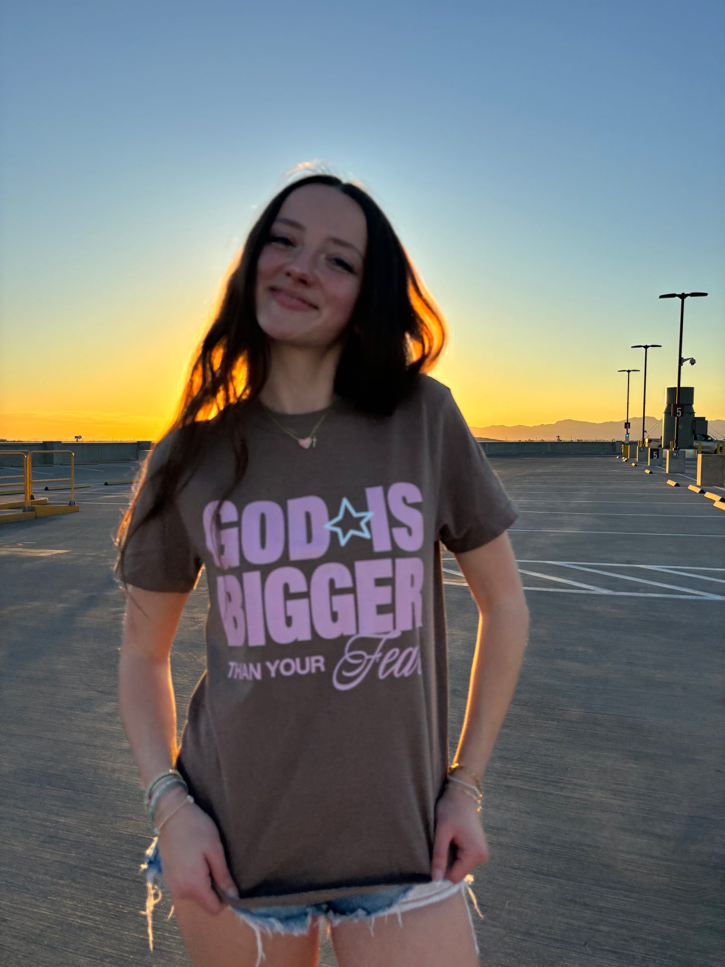 WHOLESALE God is bigger than your fear tee