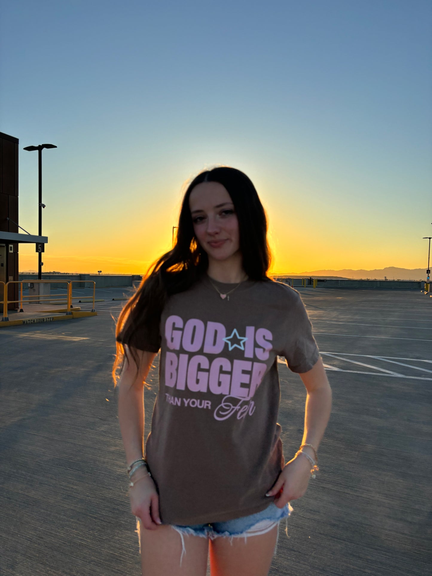 WHOLESALE God is bigger than your fear tee