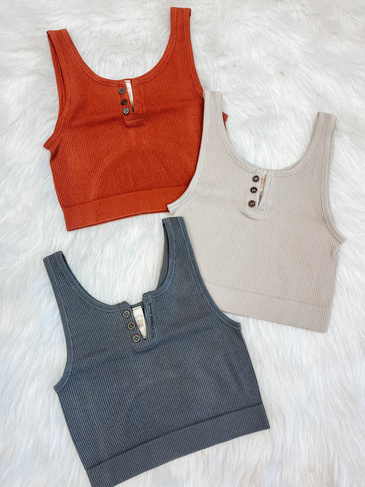 Ribbed button tank