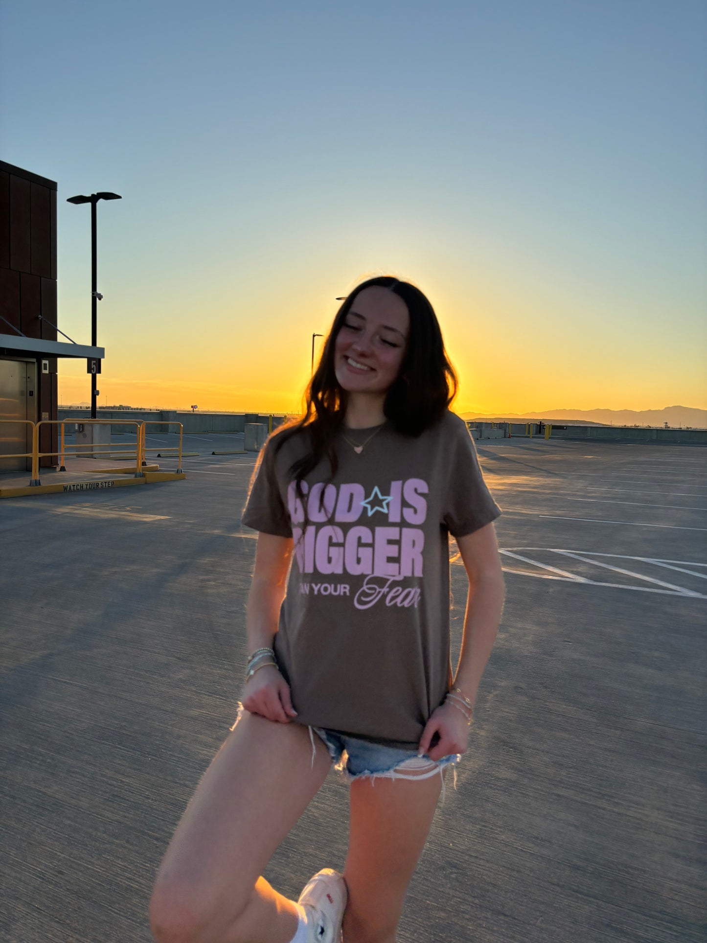 WHOLESALE God is bigger than your fear tee