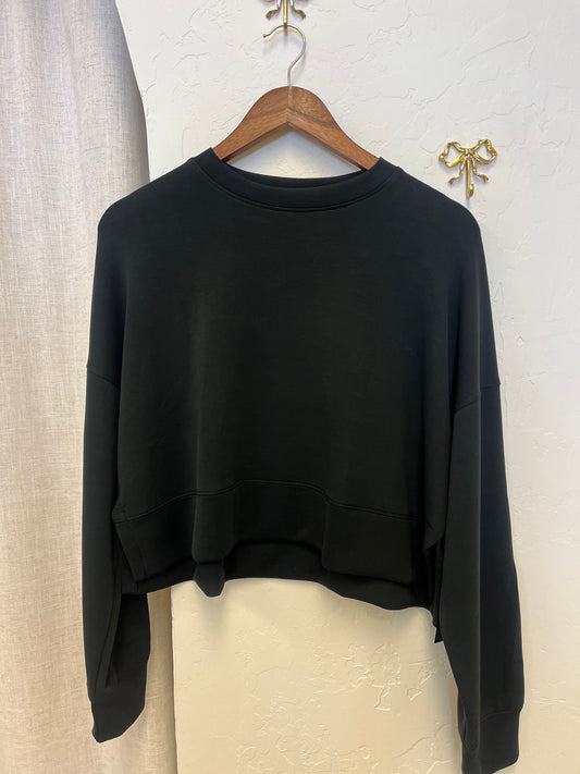 Cropped athletic sweater *SUPER SOFT*